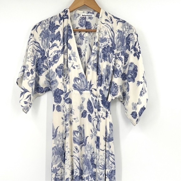 Reformation Winslow Lucerne Floral Blue White Rose Wrap Dress slit tie waist NWT - Picture 3 of 4